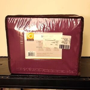 Burgundy Microfiber Queen Sheet Set